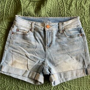 Time and Tru Women's Light Blue Denim Shorts